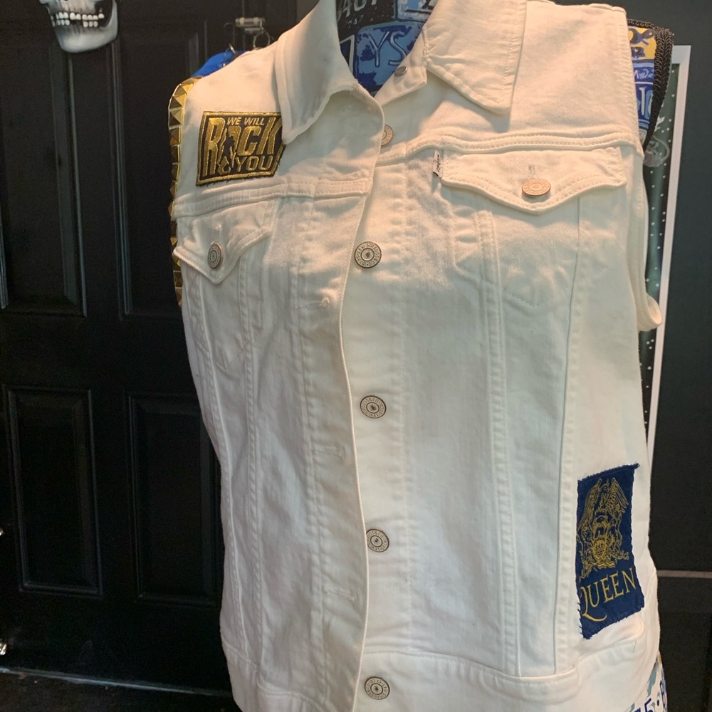 Queen Battle Vest